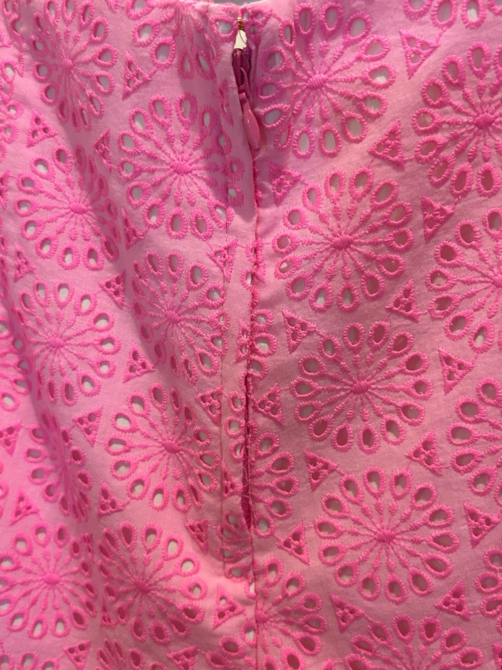 FAYE SKORT IN PROSECCO PINK NEON GEO EYELET - Picture 6 of 7